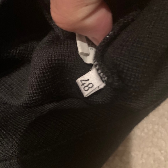 Authentic Gianna Versace V-Neck Sweater like New M! Absolutely beautiful Sweater - Picture 7 of 8